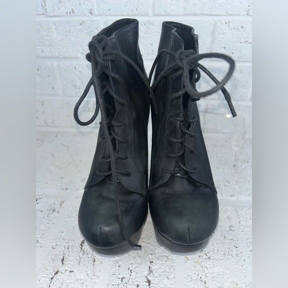 Jeffrey Campbell Roxie Rockaway Lace Up Boot 8M Black Distressed - Picture 5 of 8